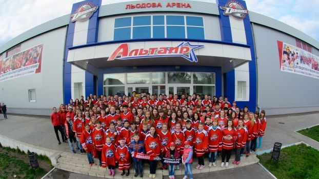 Хоккейный праздник на Альтаире начался